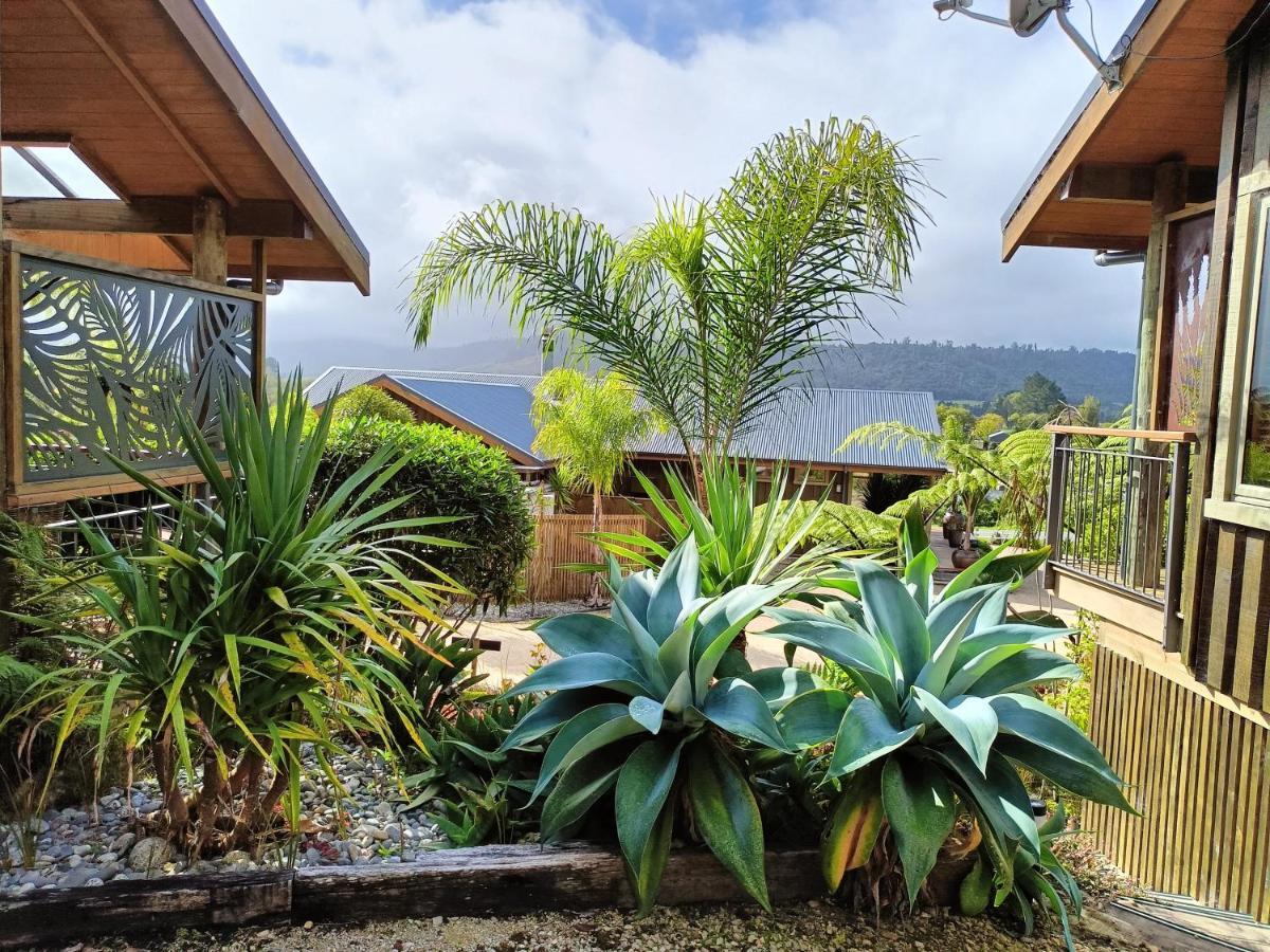 Riverstone Retreat Karamea Екстер'єр фото