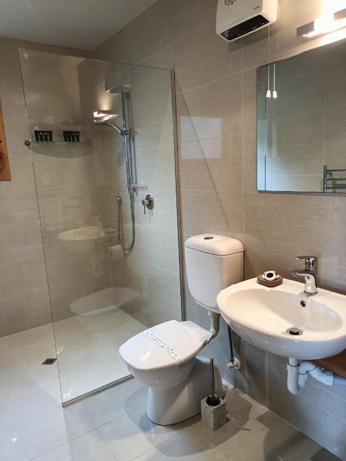 Riverstone Retreat Karamea Екстер'єр фото